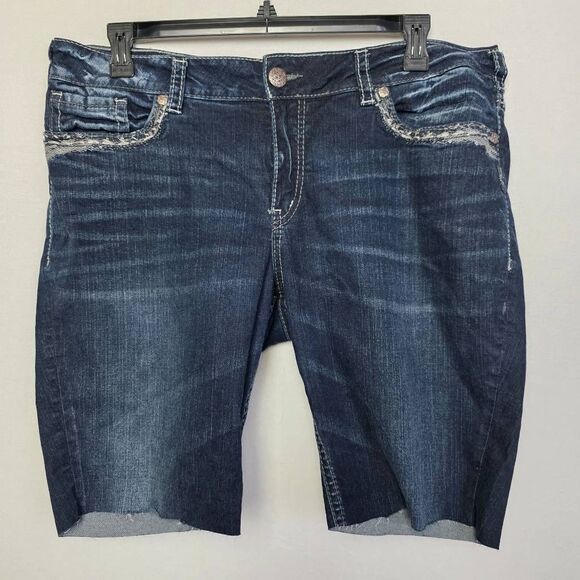 Silver Jeans Co. Suki Mid Short Distressed Denim Sz 16 - Picture 1 of 8